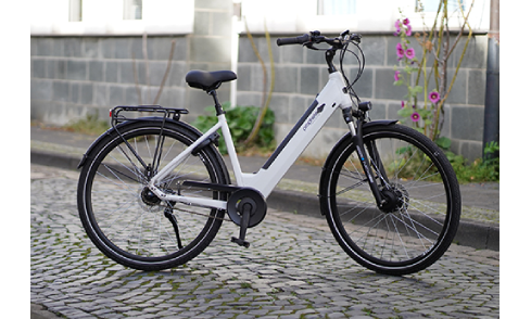 Finde dein neues Traum E-Bike unter den Prophete City E-Bikes. So fährst du entspannt durch die Stadt und der E-Bike Motor unterstützt dich dabei.