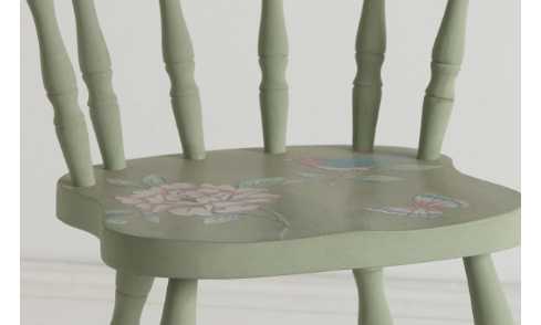 Chalk paint offering easy application, basic coverage, and a soft finish for furniture and surface projects.