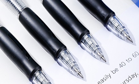 A wide range of types and the perfect writing experience, are what Deli writing instruments can provide