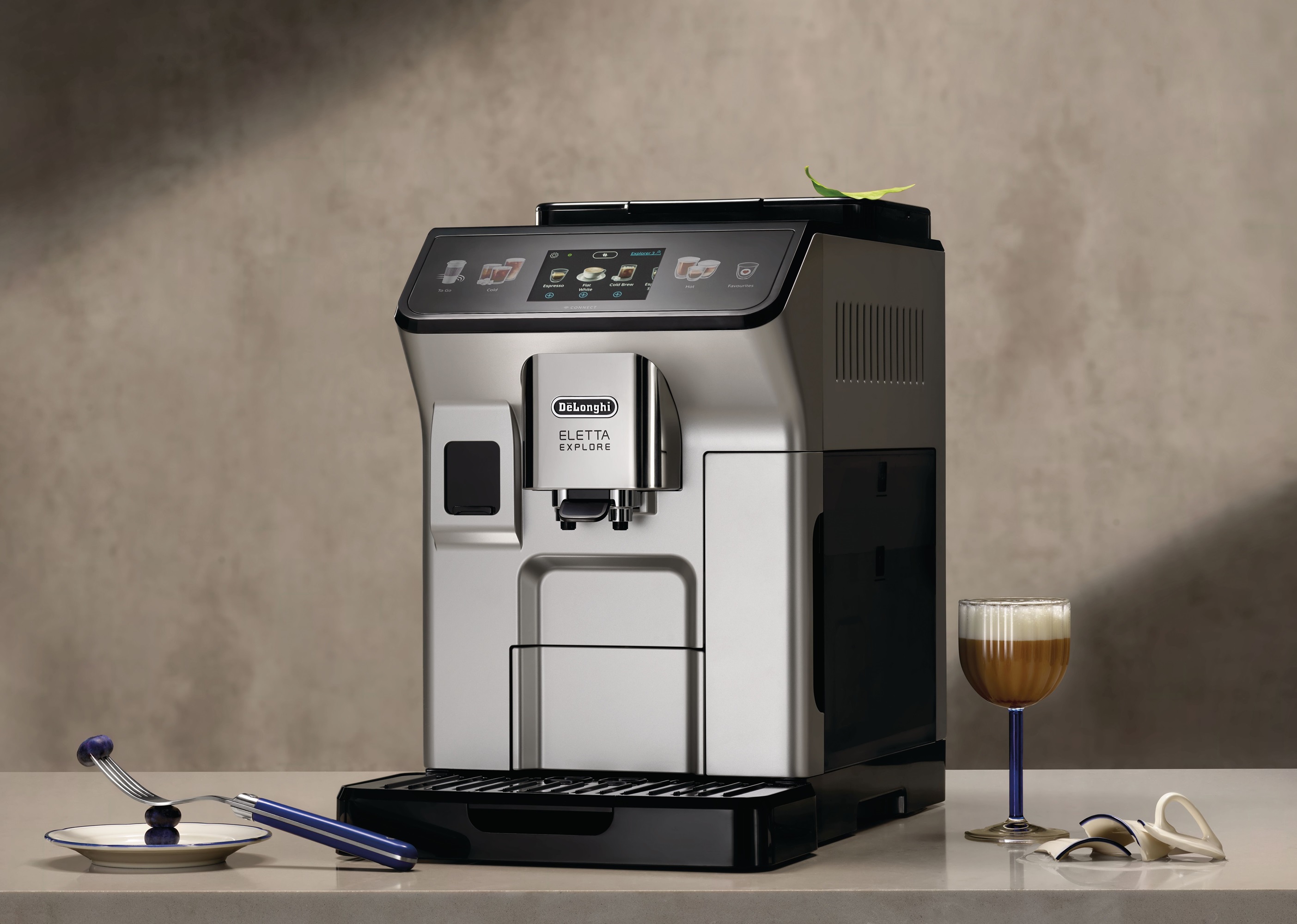 Met een volautomatische De’Longhi-machine zet je moeiteloos espresso, cappuccino of een creatief koffierecept.