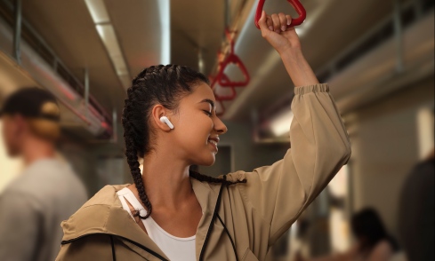 Intelligentes ANC + Dual-Treiber mit 24 Bit Hi-Res Klang – immersives Hörerlebnis