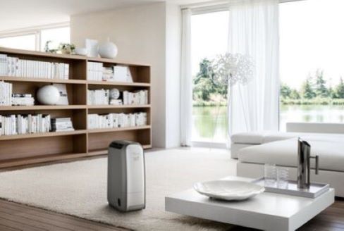 Last van een te hoge luchtvochtigheid? De luchtontvochtigers van De'Longhi helpen jou om de luchtvochtigheid in balans te brengen.