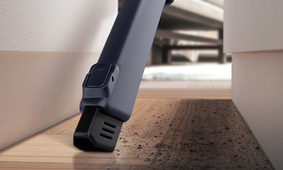 Tiefe Ritzen oder Fugen können mit dem ausziehbaren Werkzeug leicht gereinigt werden. Die Länge kann auf bis zu 43 cm verlängert werden.