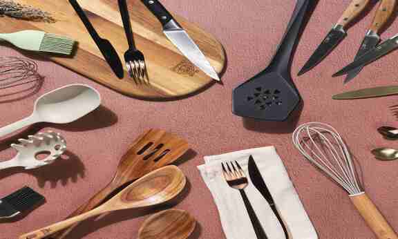 Des accessoires de décoration et de cuisine, pensés comme de véritables alliés du quotidien. Pratiques, fonctionnels et durables, ils accompagnent chaque geste en cuisine.
