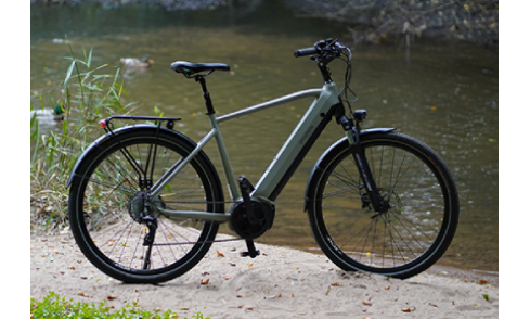 Auf ausgiebigen Touren sitzt du bequem im Sattel deines neuen Prophete Trekking E-Bikes. Die hohe Akkukapazität sorgt für große Reichweiten.