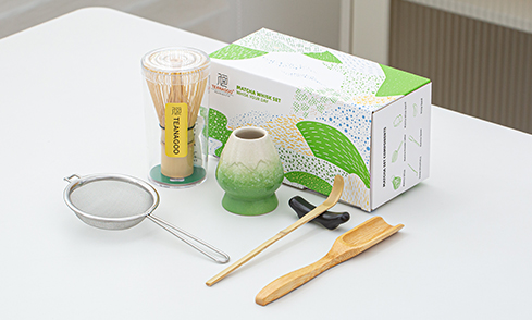 A vibrant, approachable kit packed with sleek tools to whip up creamy matcha in style.