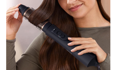 Onze krultangen, stijltangen en föhns combineren styling met haarverzorging. Voor mooi, gezond haar.