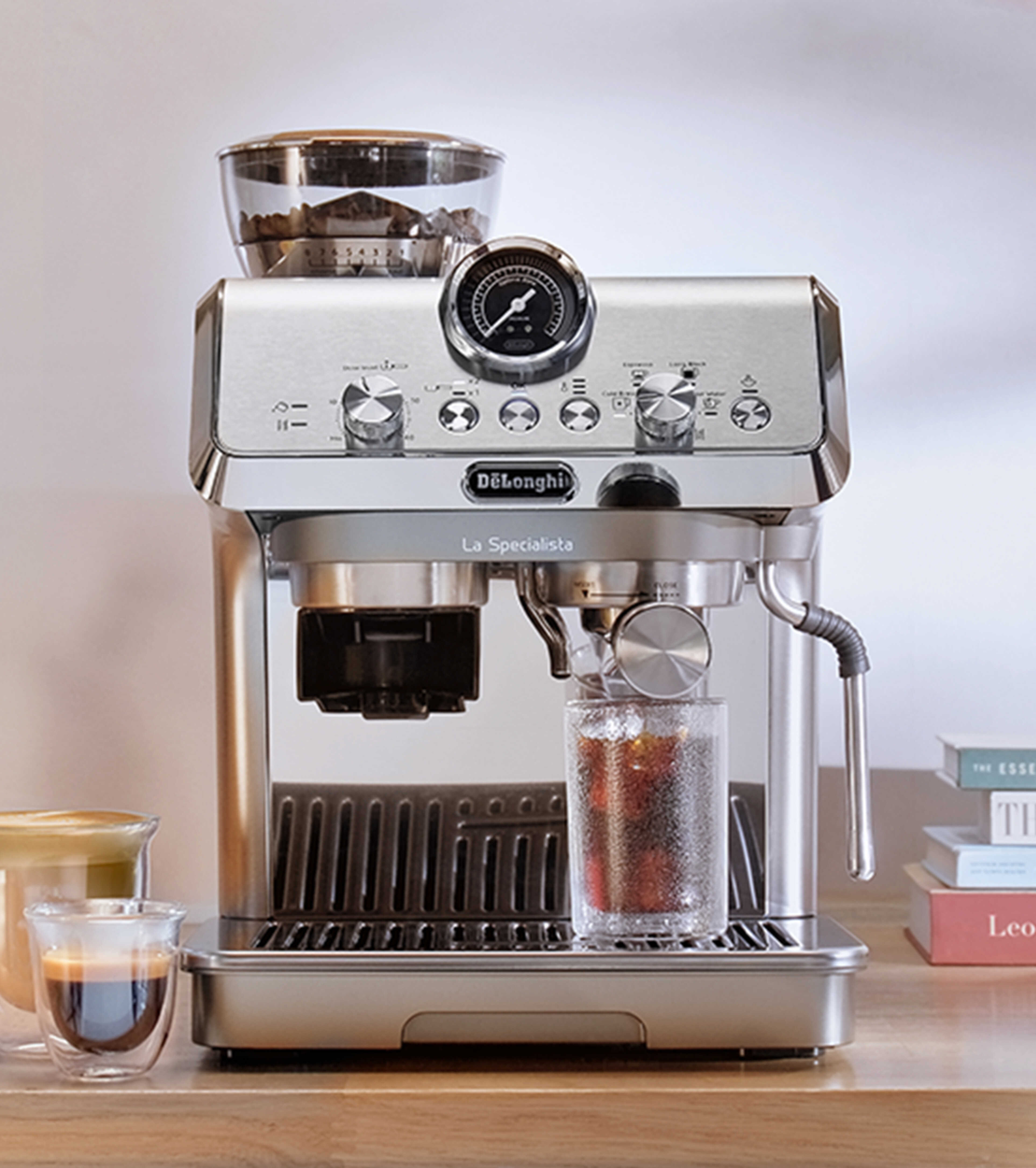 Dit door barista's geïnspireerde compacte espressomachine geeft jou de controle tijdens het koffiezetproces.