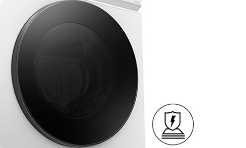 Eine robuste Tür aus gehärtetem Glas, die widerstandsfähiger gegen Kratzer und Schäden ist, als eine Tür aus Plastik.