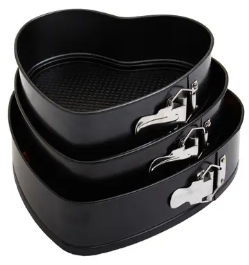 Maison by Premier Set Of Three Heart Shaped Springform Cake Tins
