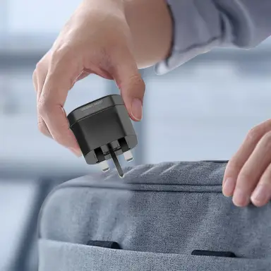 LDNIO Universal Travel Adapter – UK Plug, Compatible with US/EU/CN/AU, 100–250V 50/60Hz 10A 2500W
