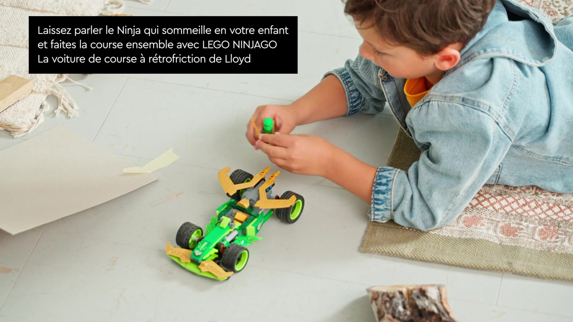 LEGO Ninjago 71828 La voiture de course à rétrofriction de Lloyd image 1