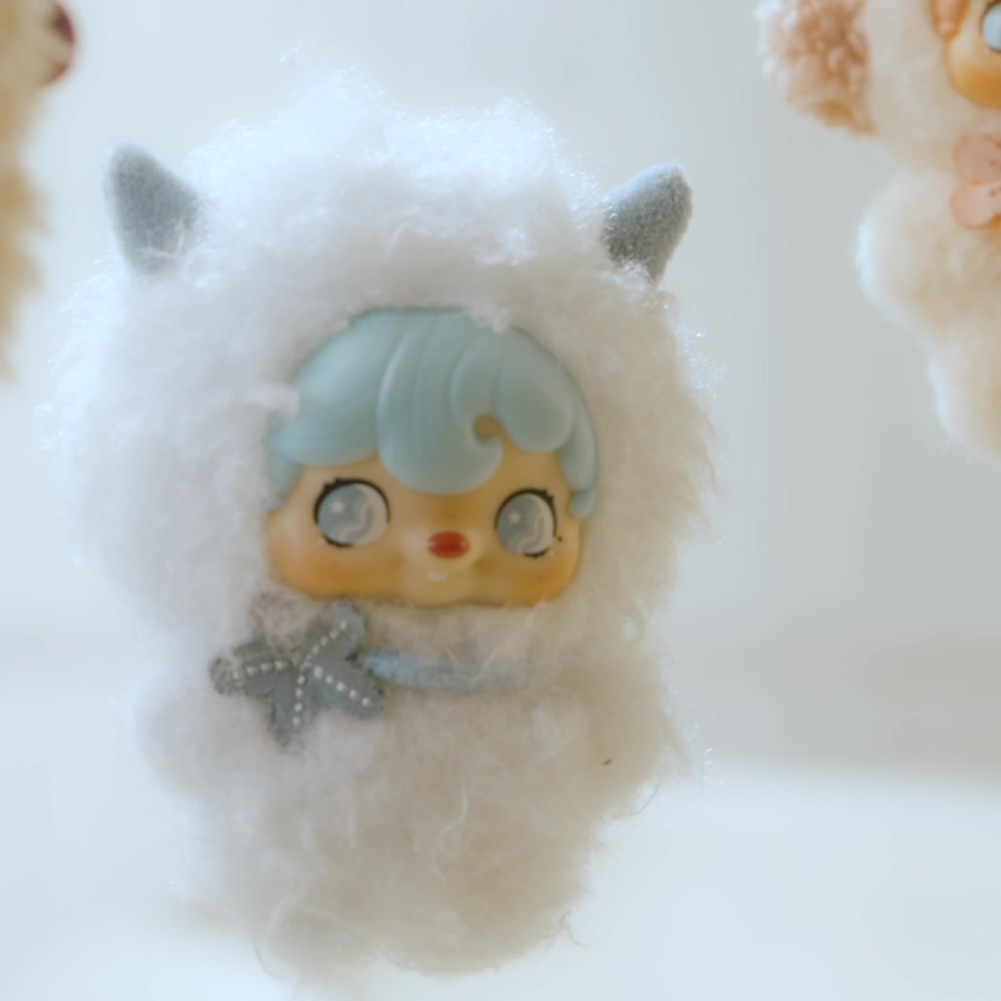 52TOYS POUKAPOUKA Boîte Mystère Peluche Vinyle Esprit Céleste Pendentif de Collection Tendance & Ornement de Poupée Une Figurine Aléatoire par Commande image 0
