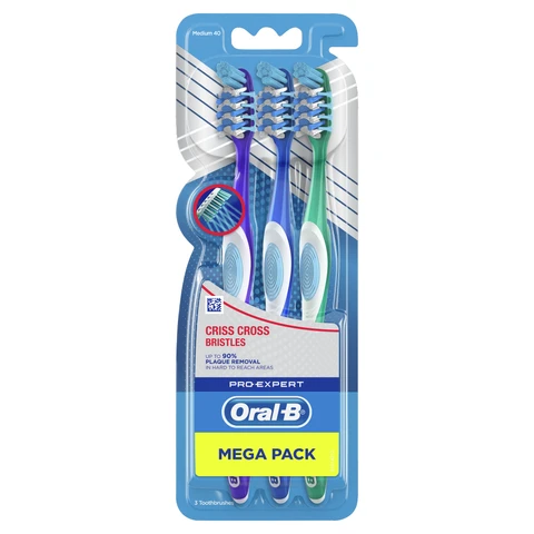 Oral-B Pro-Expert Toothbrushes with Criss Cross Bristles 3 Pack