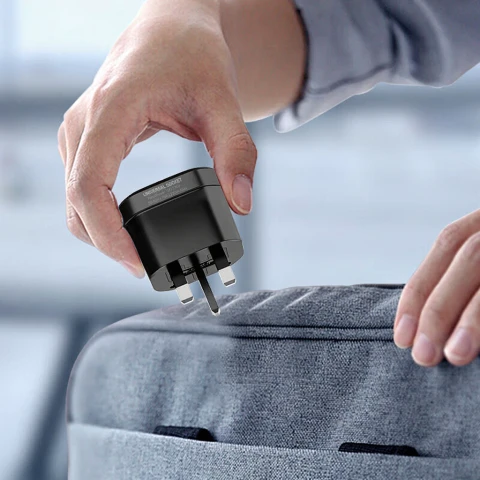 LDNIO Universal Travel Adapter – UK Plug, Compatible with US/EU/CN/AU, 100–250V 50/60Hz 10A 2500W